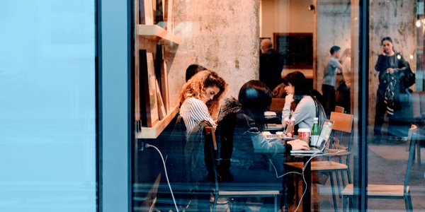 Trabajar en un bar